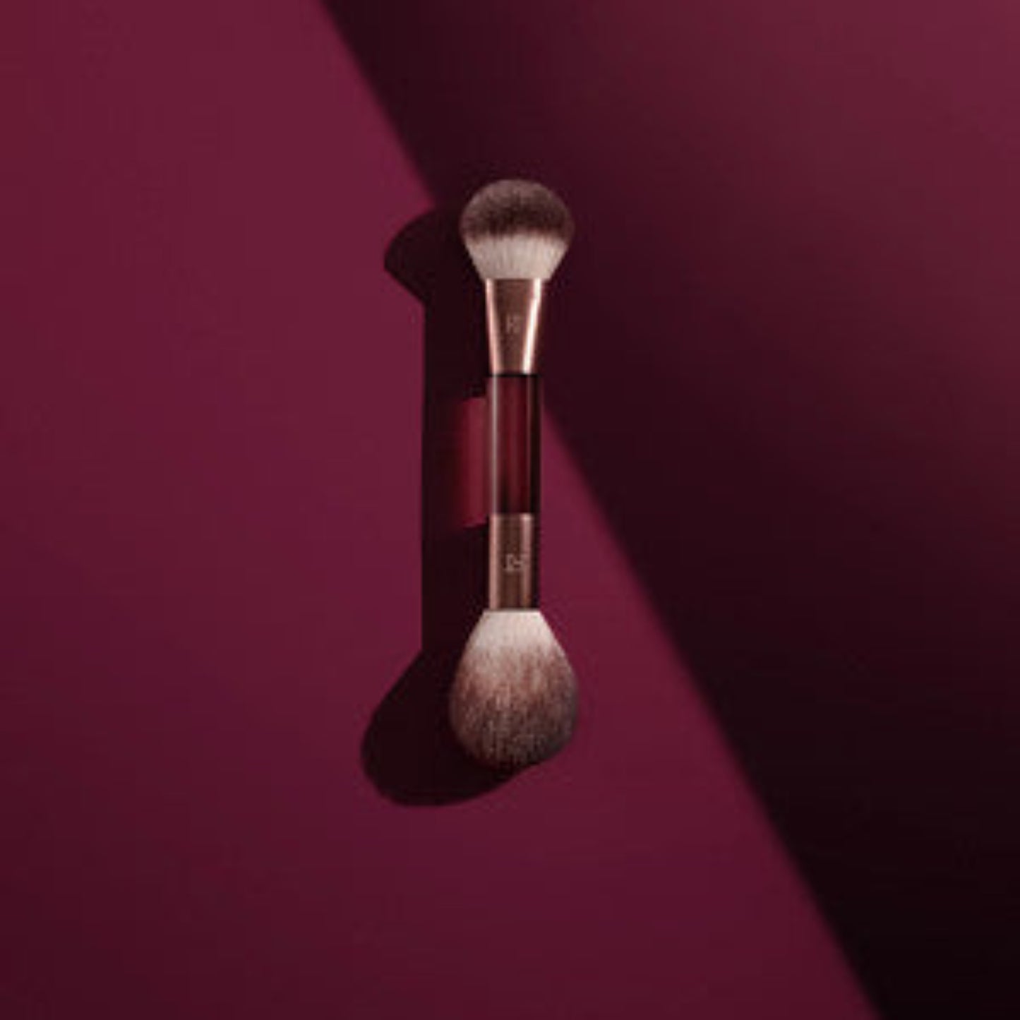 Real Techniques- Limited Edition Cherry On Top It's All Blush Brush