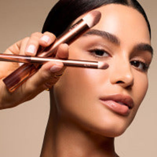 Cómo los Maquilladores Profesionales Difuminan el Maquillaje a la Perfección
