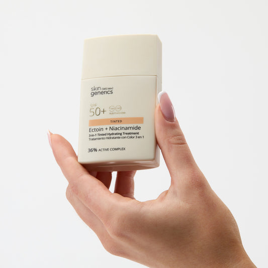 Skin Generics Tratamiento Hidratante con Color 3 en 1 SPF50+ 30 ml con protección solar facial SPF50+ e hidratación diaria.