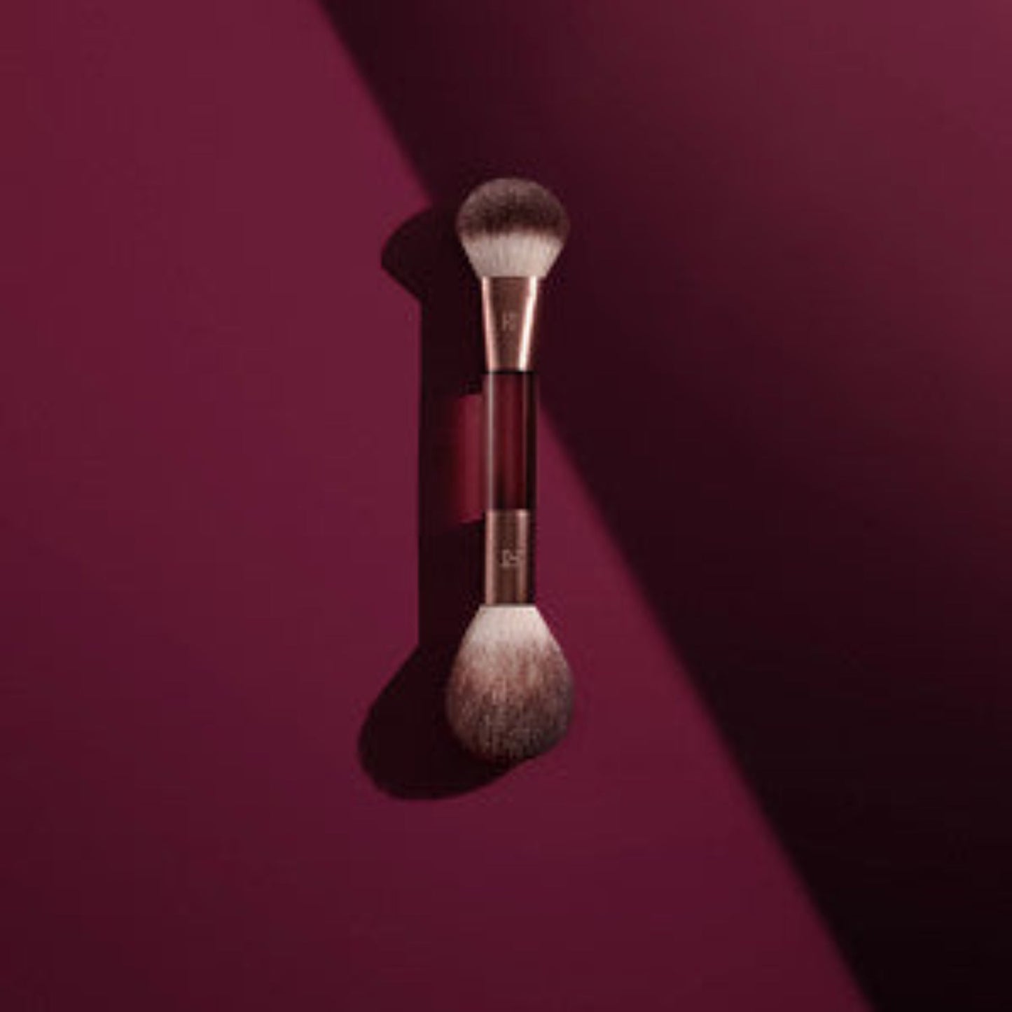 Real Techniques - Limited Edition Cherry On Top It's All Blush Brush - OSUNBrochas de MaquillajeREAL TECHNIQUES