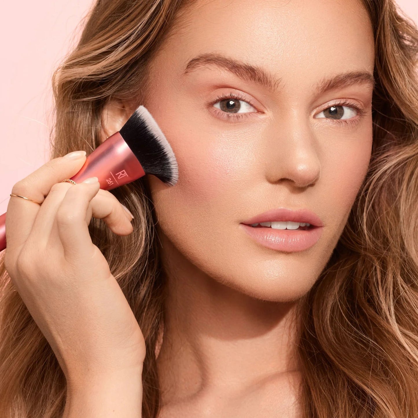 Real Techniques - Snatch + Sculpt Contour Brush - OSUNBrocha de ContornoREAL TECHNIQUES